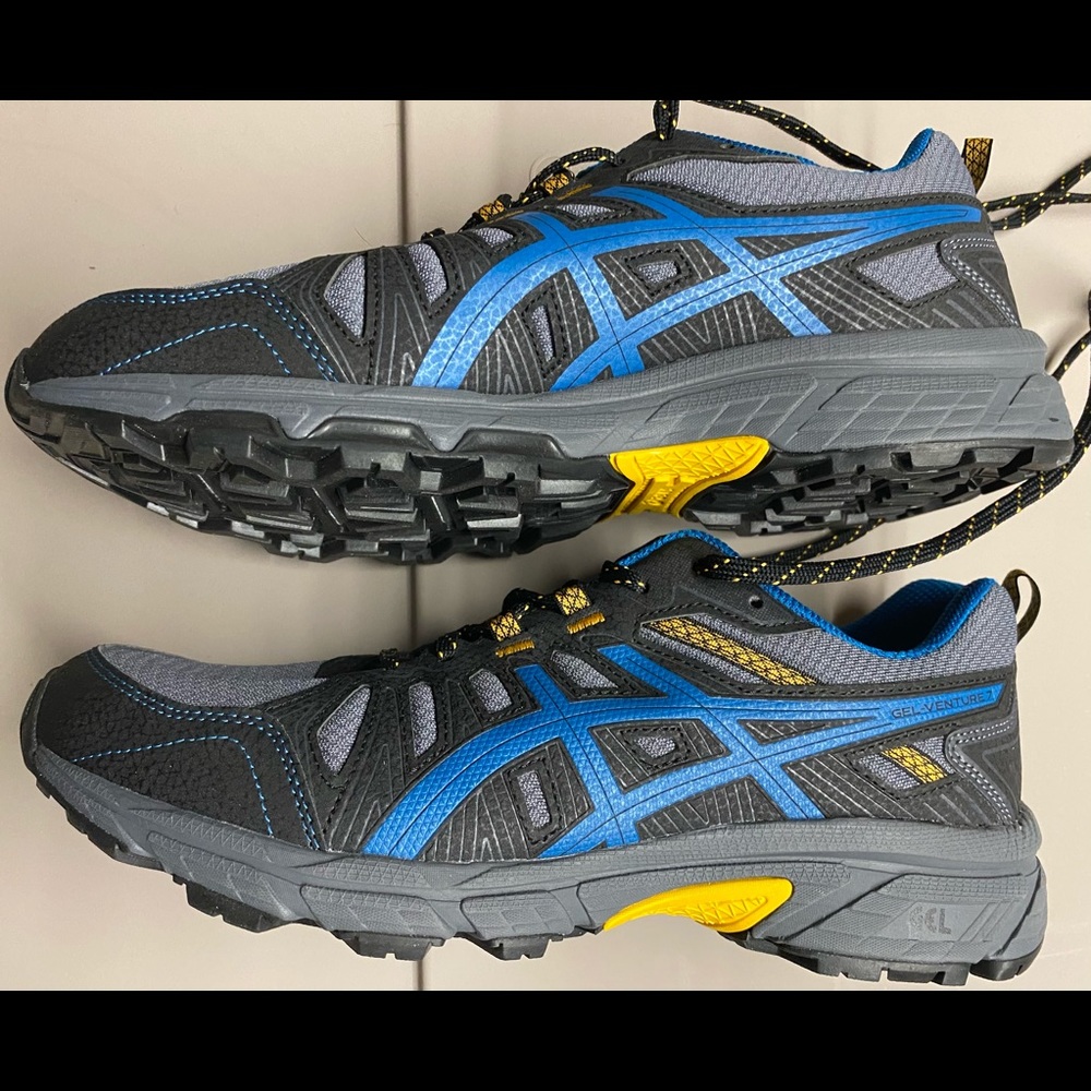 New. ASICS Gel-Venture 7